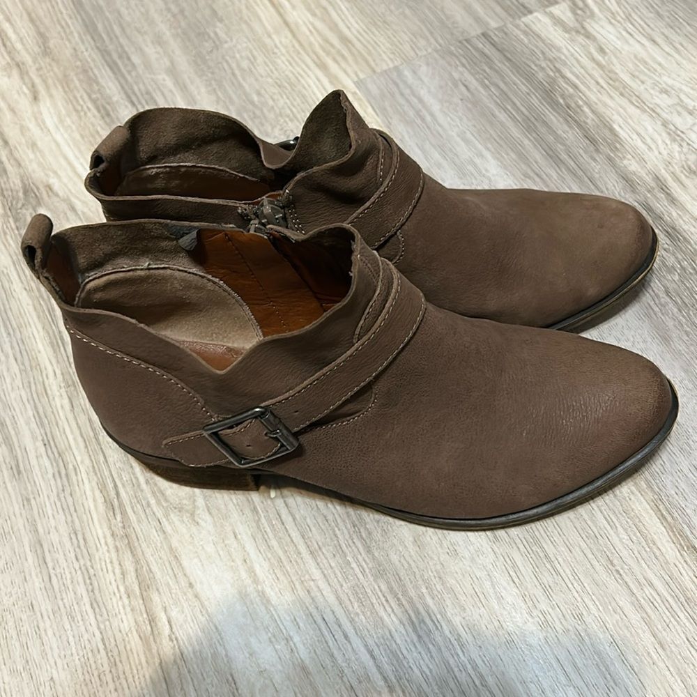 Lucky Brand Booties size 8 preloved ❤️
